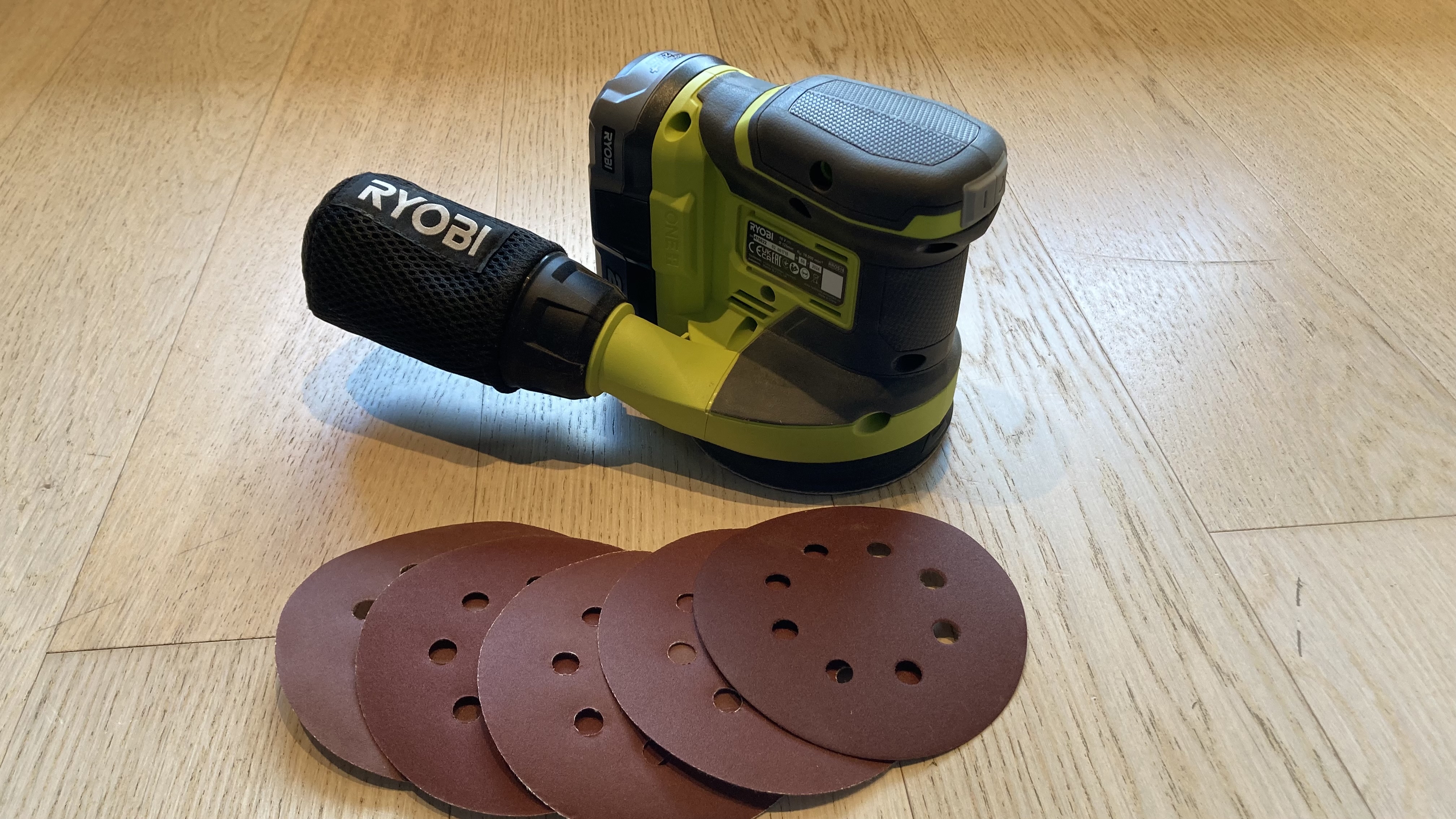 Ryobi slipemaskin - eksentersliper rros18