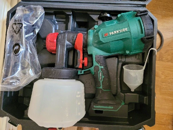 Cordless color spray