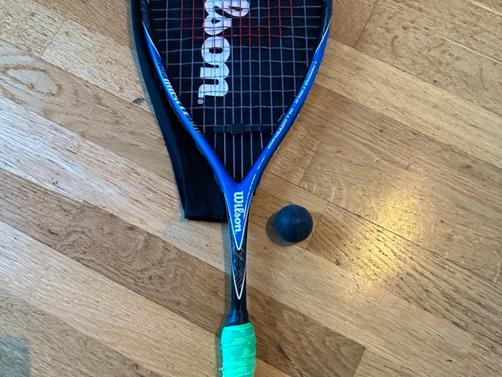 Squash racket m/ball