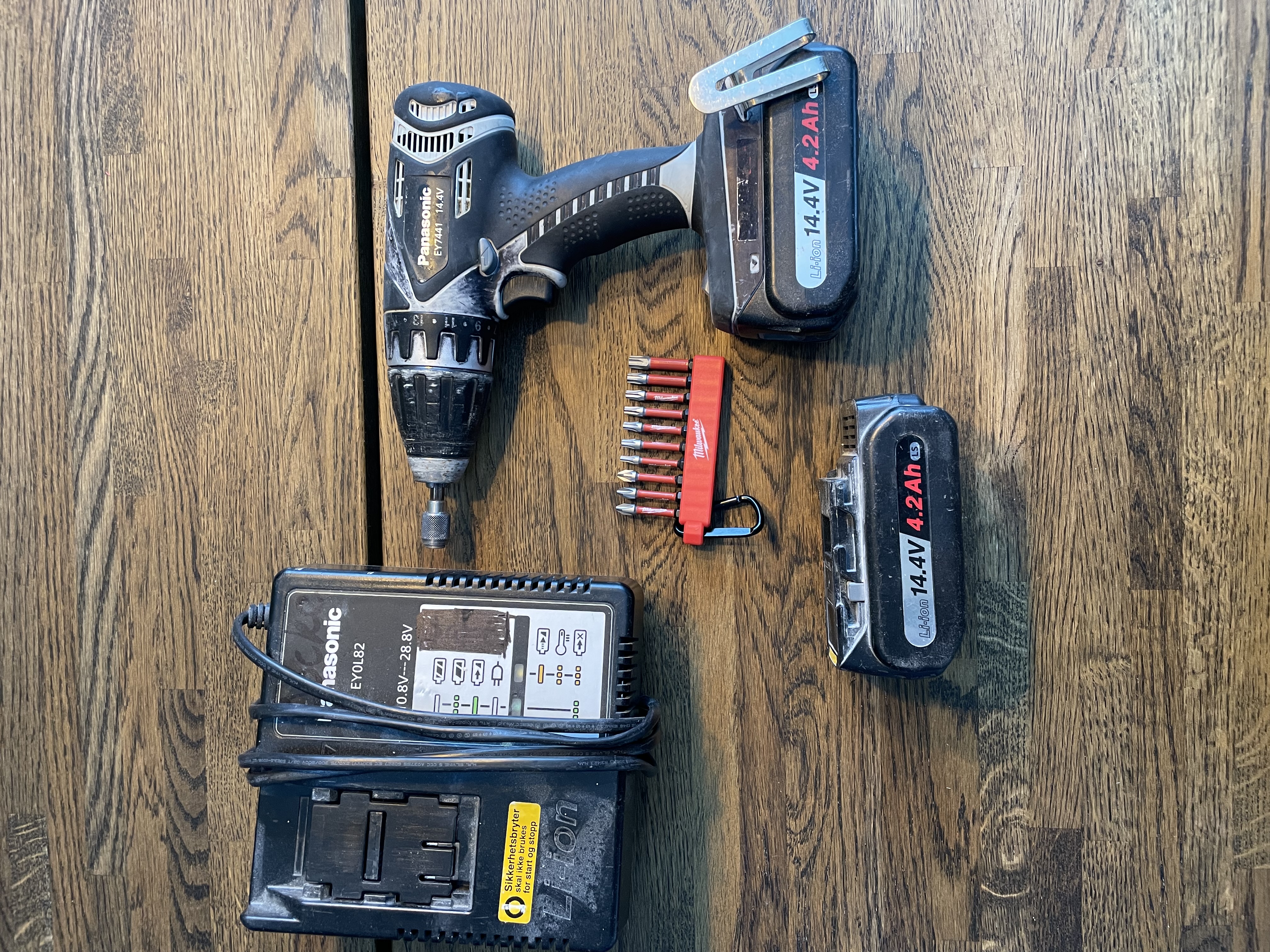 Skruvdragare – panasonic ey7441 (14,4v) komplett kit