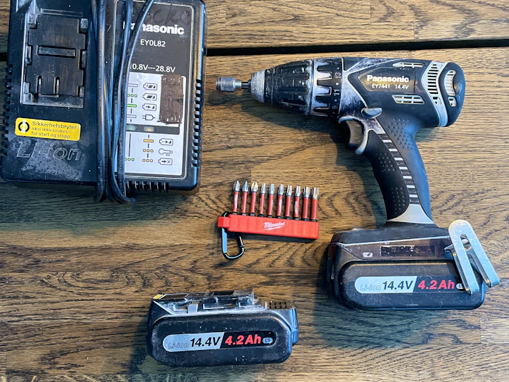 Skruvdragare – panasonic ey7441 (14,4v) komplett kit