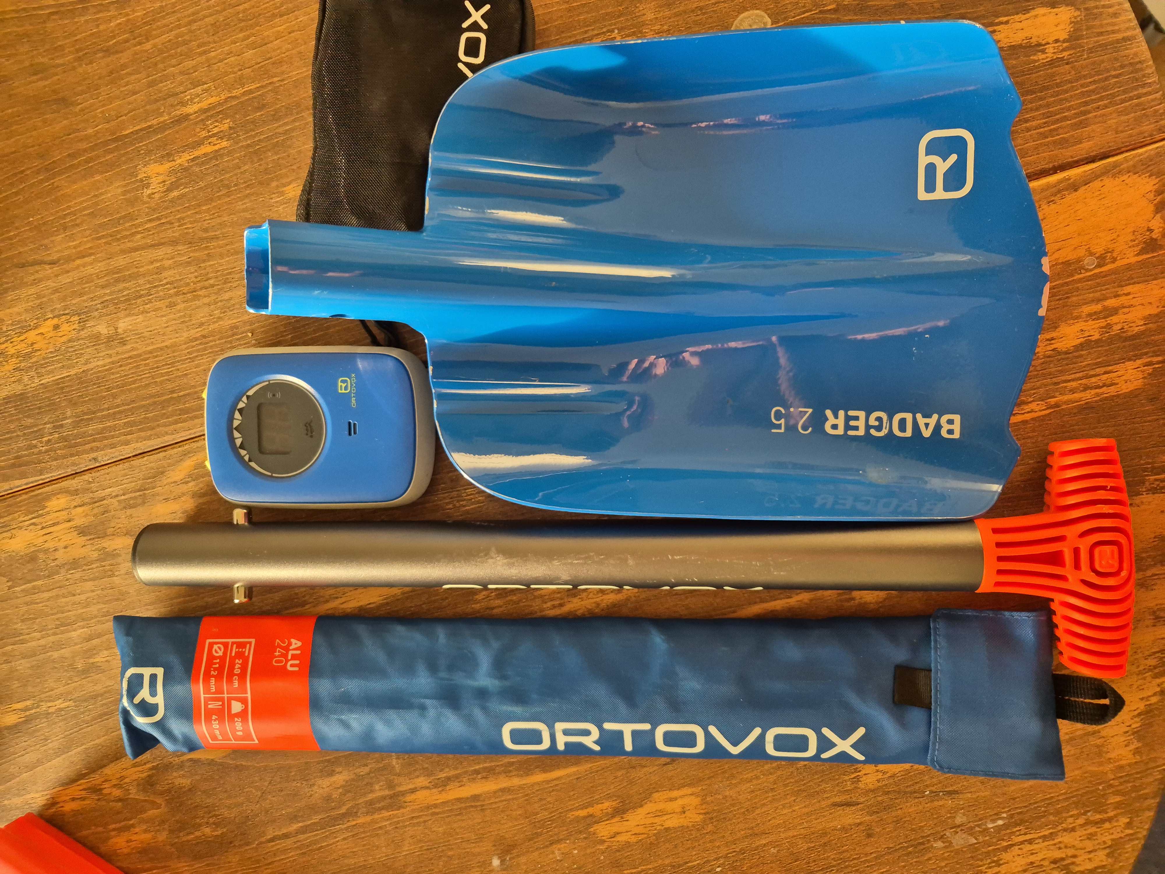 Ortovox transeiver, spade och probe (lavinutrystning)