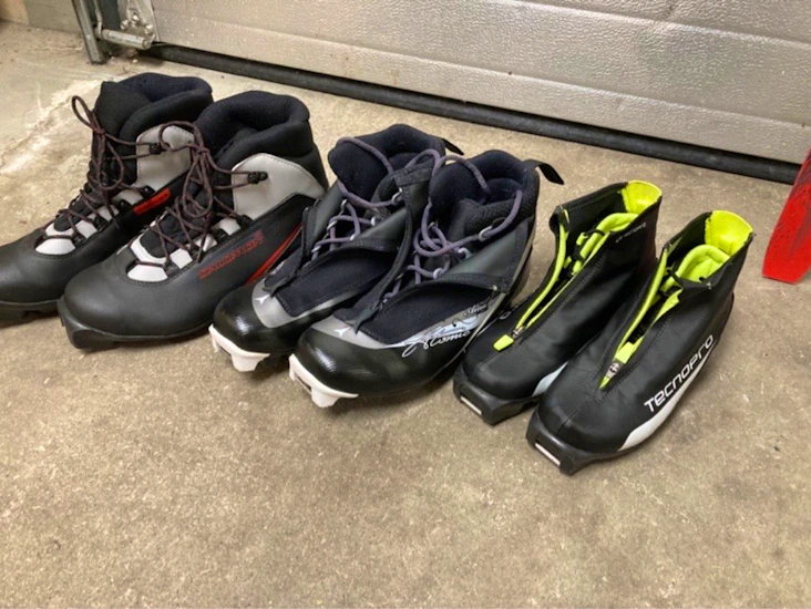 Pjäxor i storleken 34, 40(2st), 41, 43 och 44