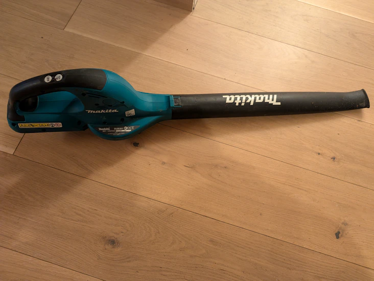 Makita lehtipuhallin