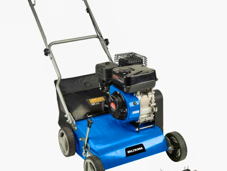 Vertikalskärare mossrivare bensindriven med uppsamlare