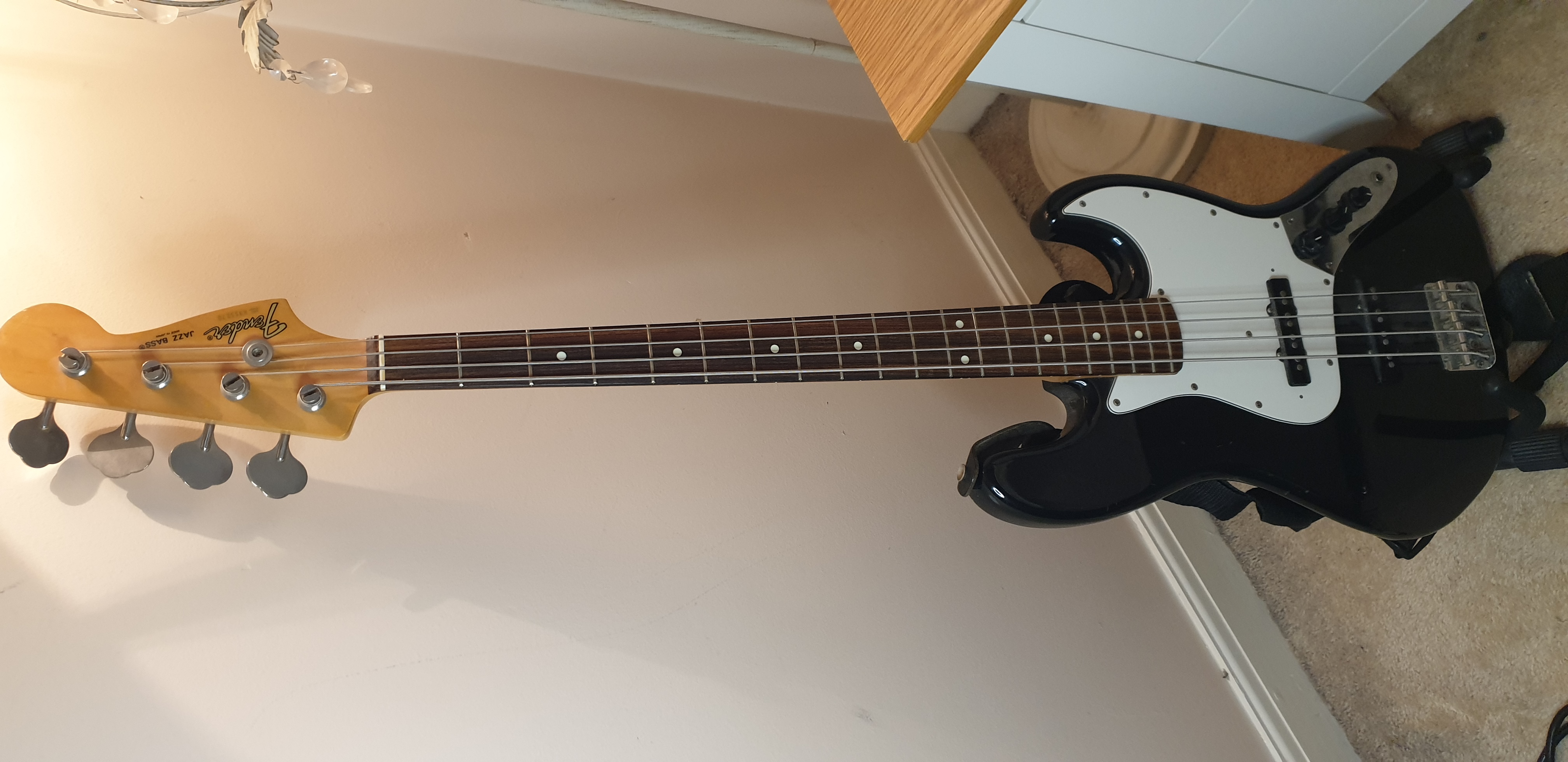 Fender jazz bass (japanese)