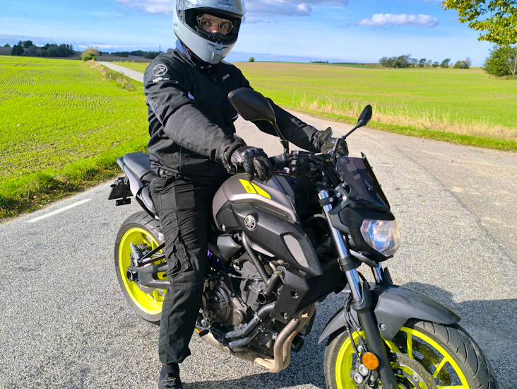 Yamaha mt-07 a2 2018 akrapovic – perfekt för uppkörning & nöjeskörning