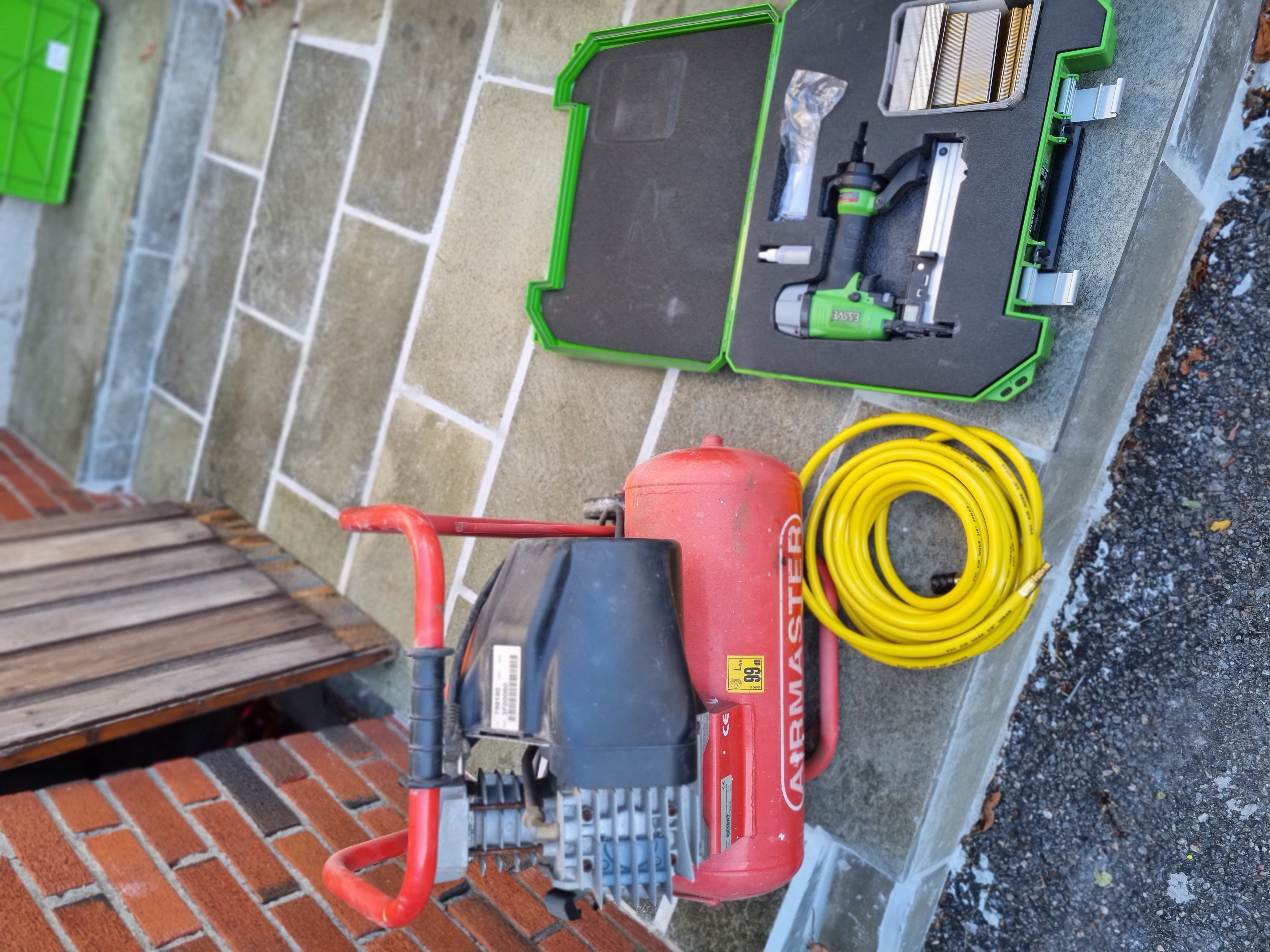 Klammerpistol med kompressor 