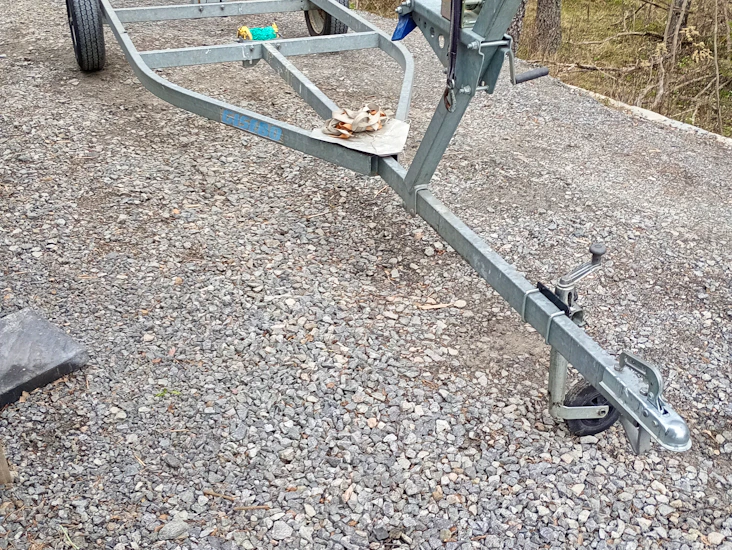 30 km , båttrailer max 800 kg