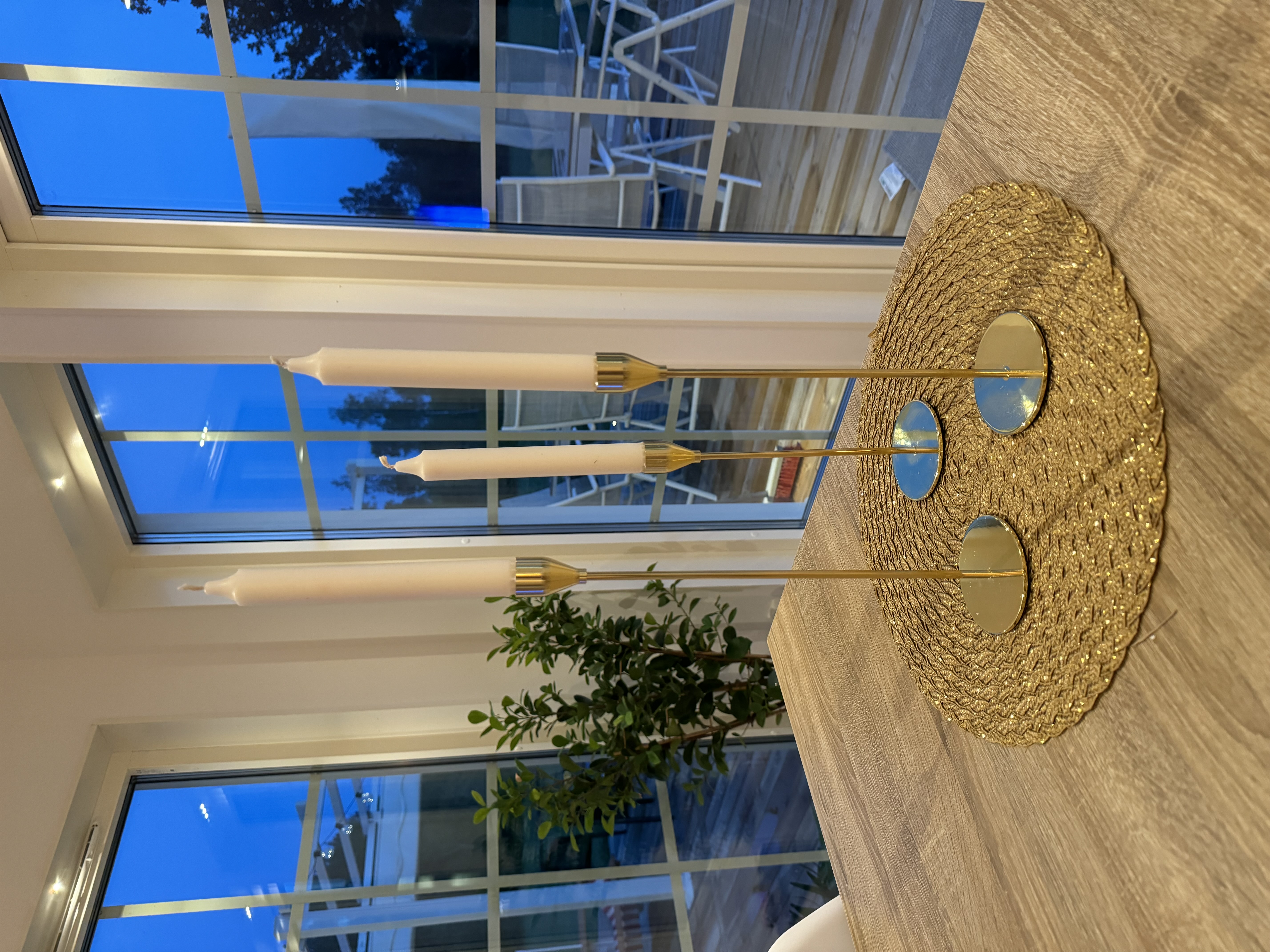 39 st ljusstakar i guldfärg 