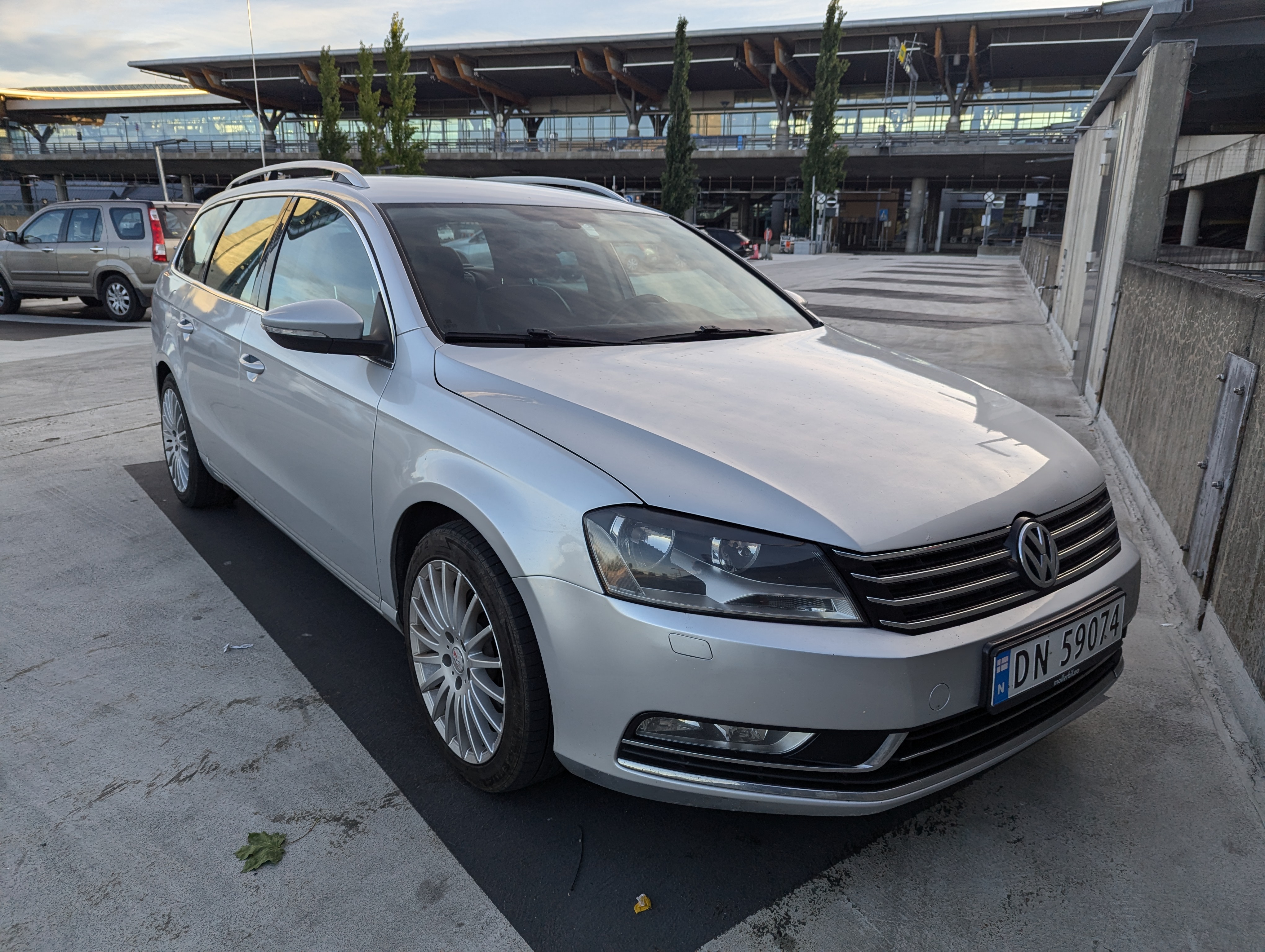 Vw passat 2011 model, med manual girkasse langtidleie