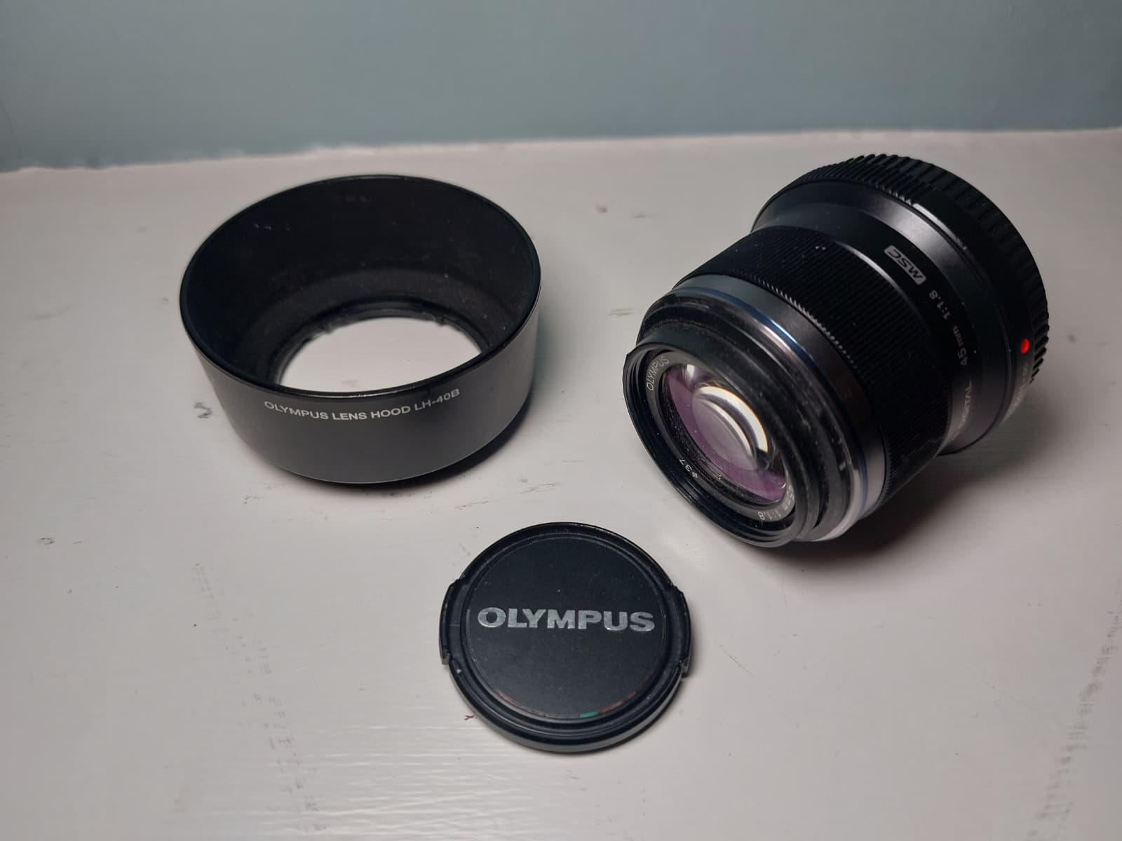 Olympus 45mm f/1.8 micro four thirds prime lens