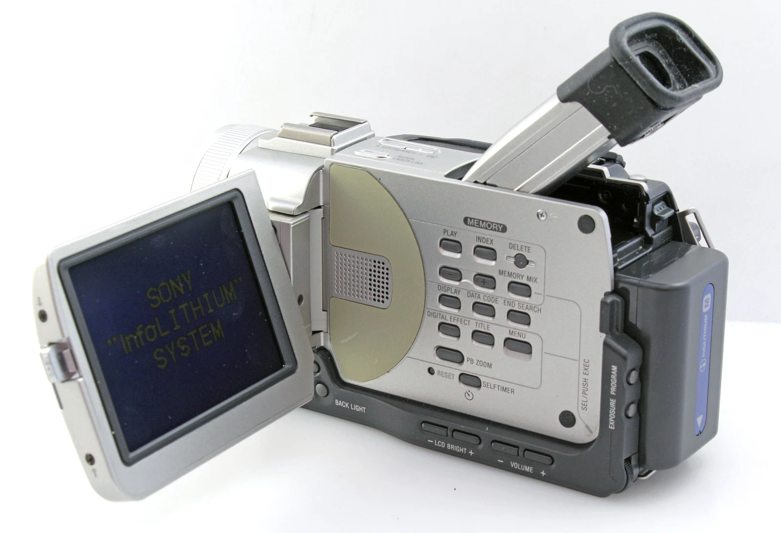 Sony dcr-trv20e mini dv tape digital video camera - with usb + composite cables / bag and 3x 4hr cap batteries + 5 tapes 