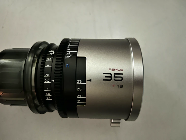 Blazar remus 35mm s35 1.5x anamorphic