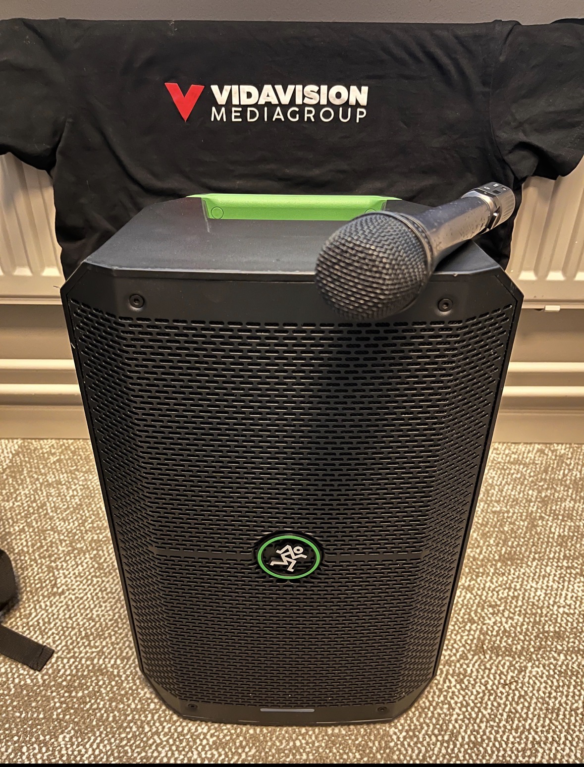 Högtalare med mikrofon helt trådlös 