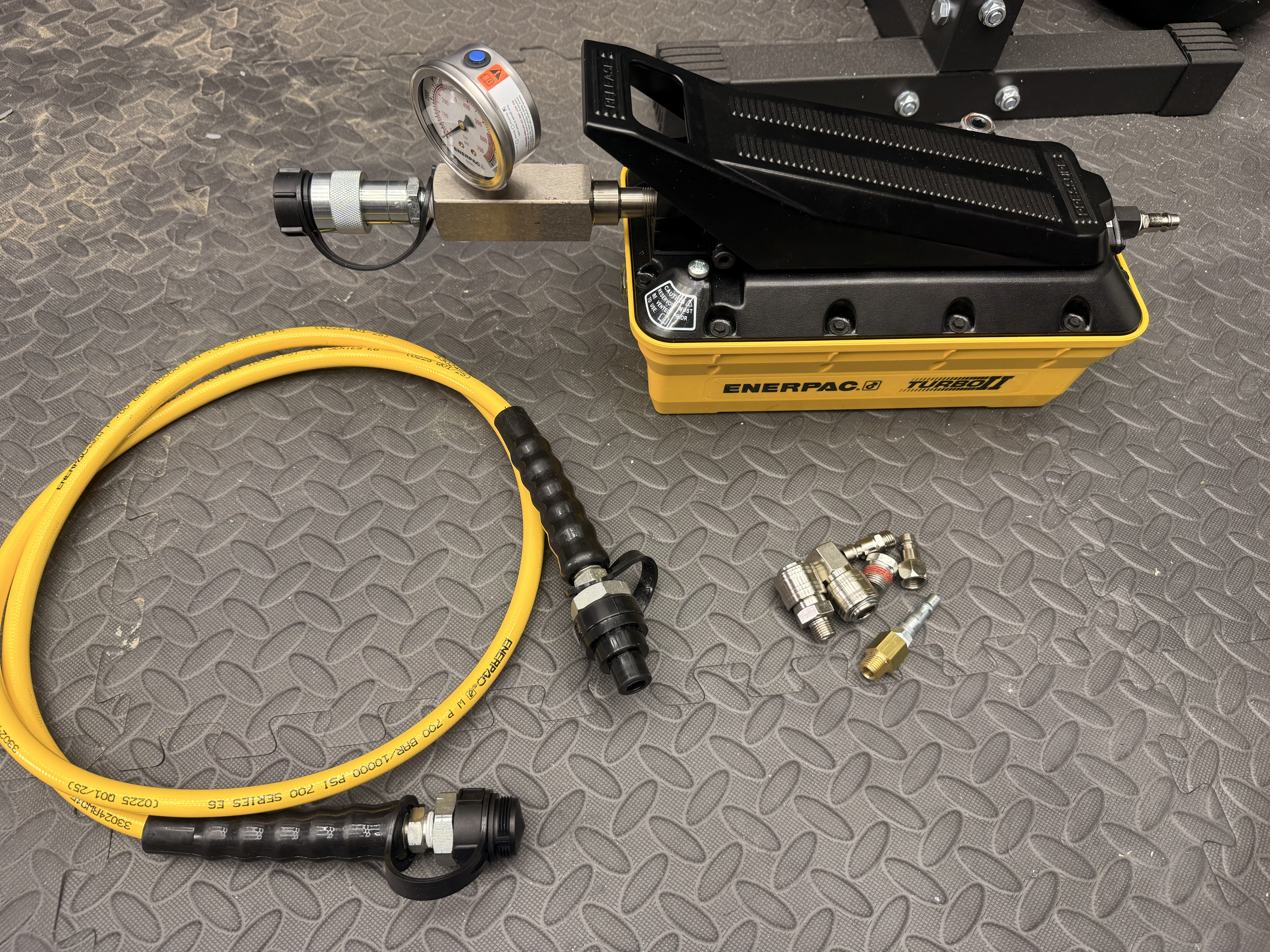 Enerpac turbo ii – 700 bar air hydraulic pump kit