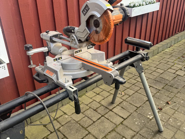 Kap- & gersåg med stativ