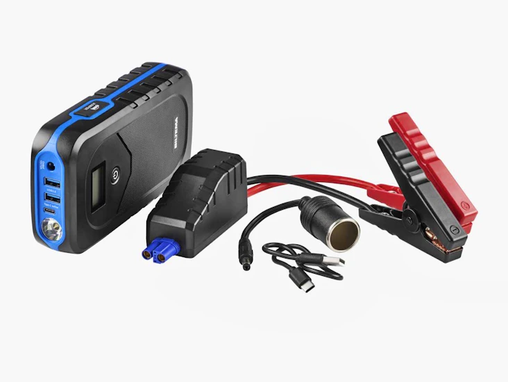 Oppladet starthjelp til bilbatteri