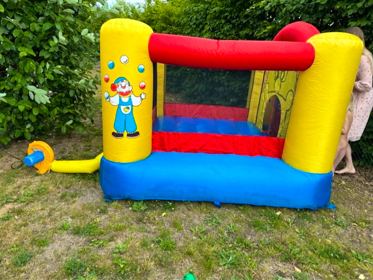 Hoppborg för barnkalas 🎈🥳🤩