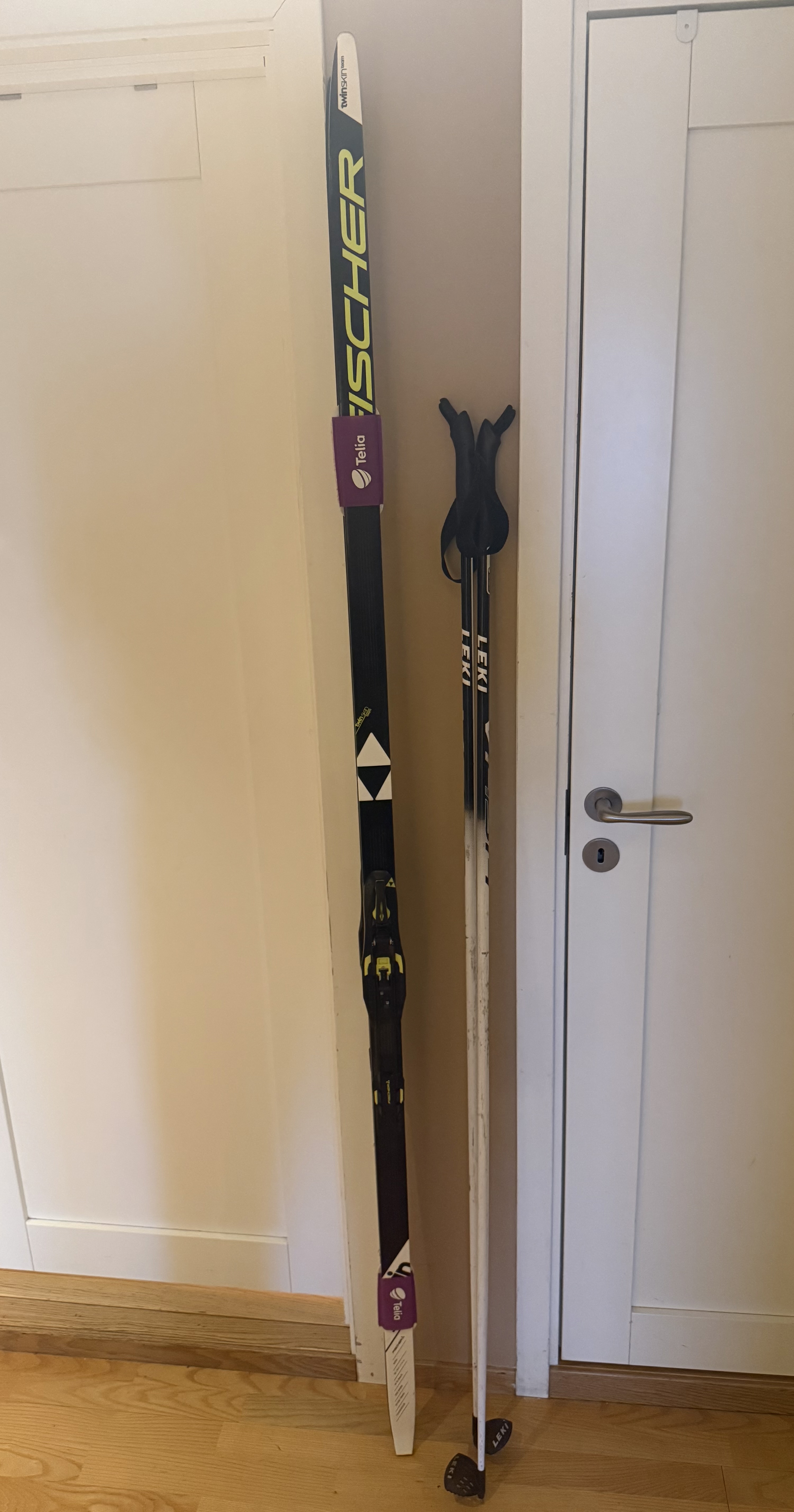 Fischer twinski felleski 202 cm – komplett sett m/ leki staver og madshus sko (str. 46)