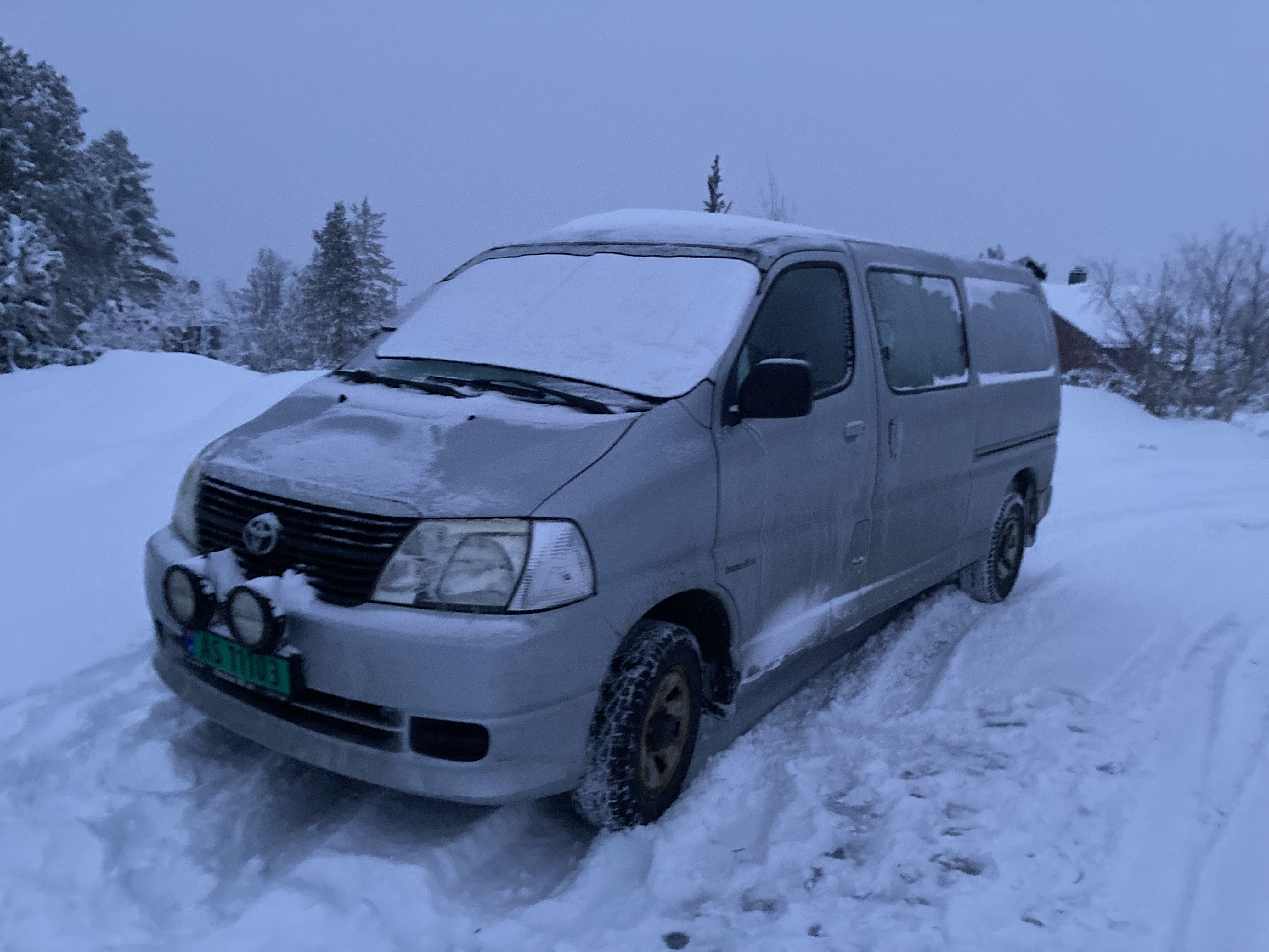 Søkes leid - varmt lokale til flekklakkering av varebil i oslo-området