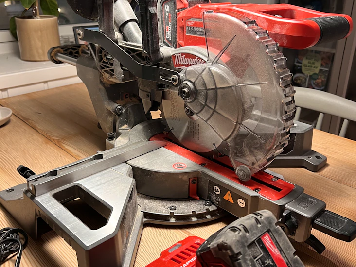 Kapp og gjærsag på batteri