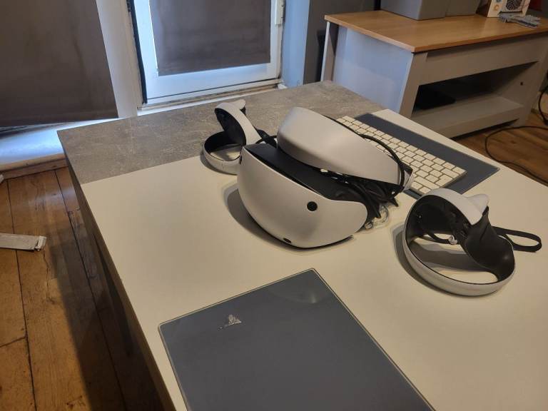 Playstation vr2 - complete vr headset kit, ready to play