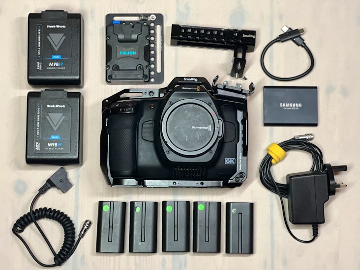 Blackmagic 6k pro (bmpcc) body + cage + 2tb ssd + vlock batteries
