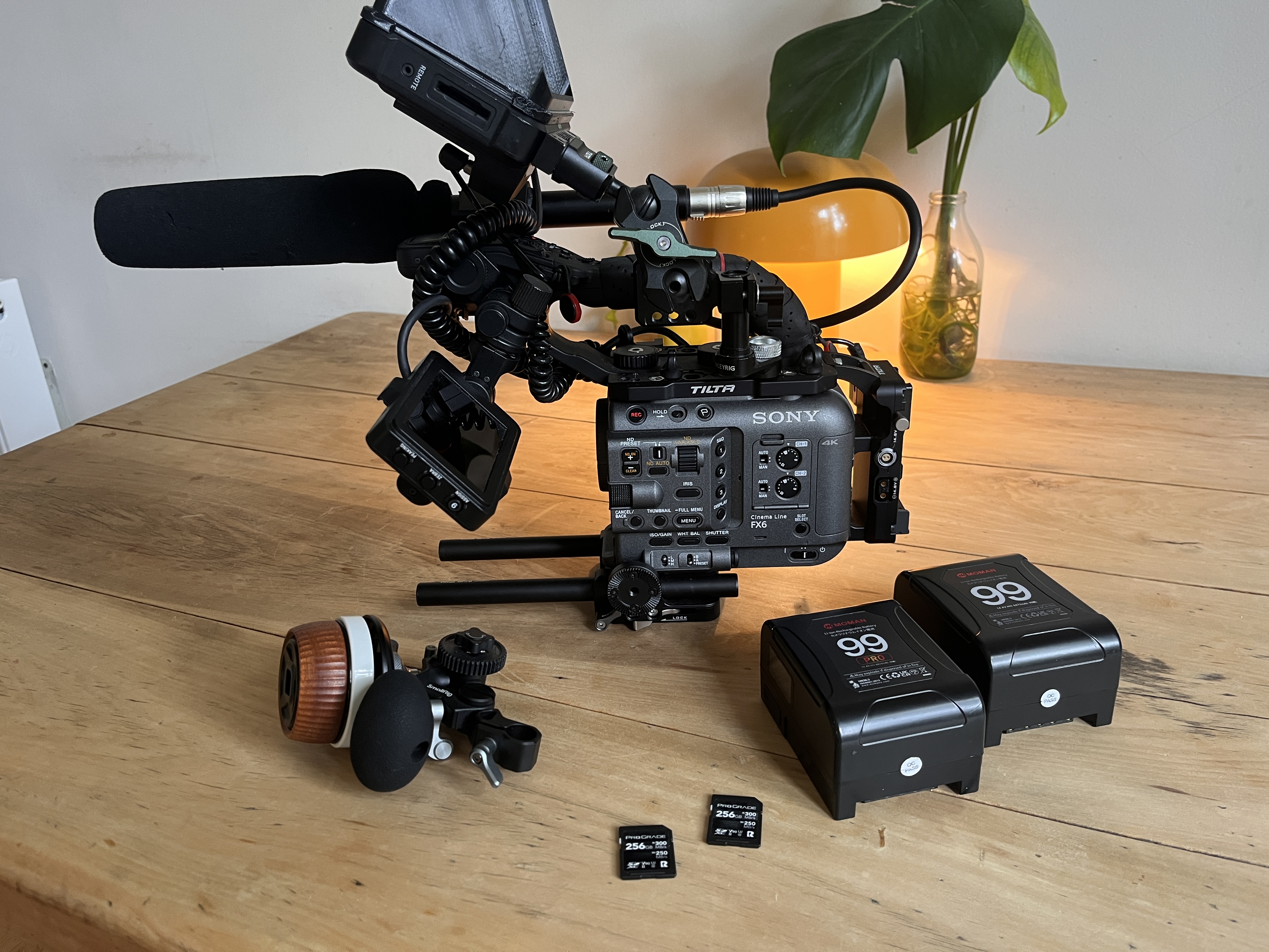 Sony fx6 cinema line camera - body only