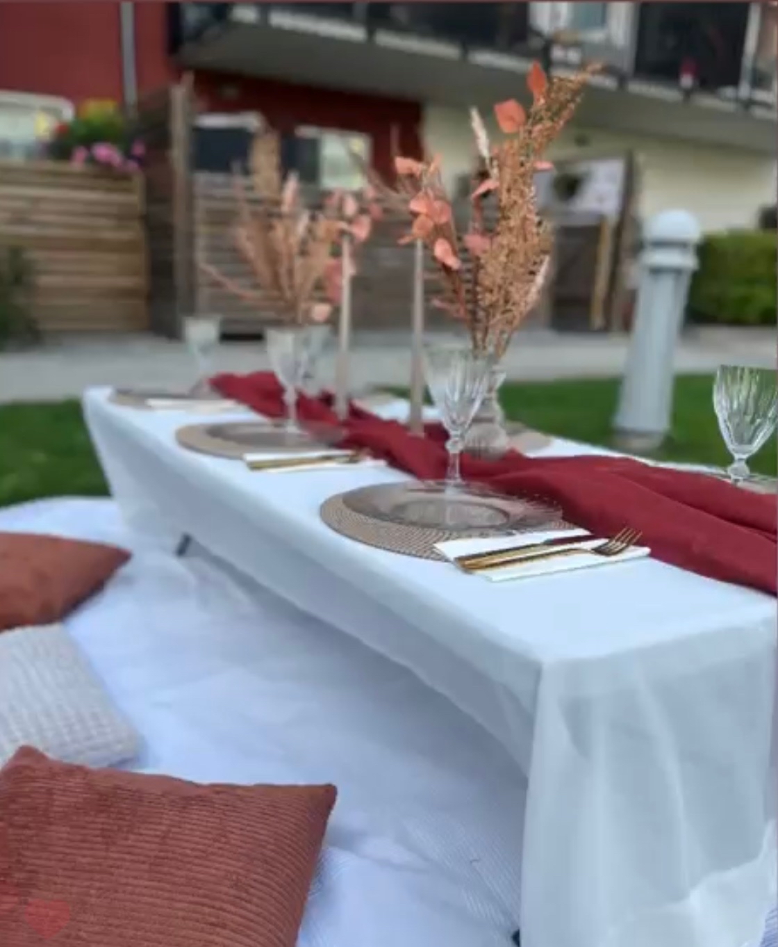 Bord för event 40cm högt med dekoration. 