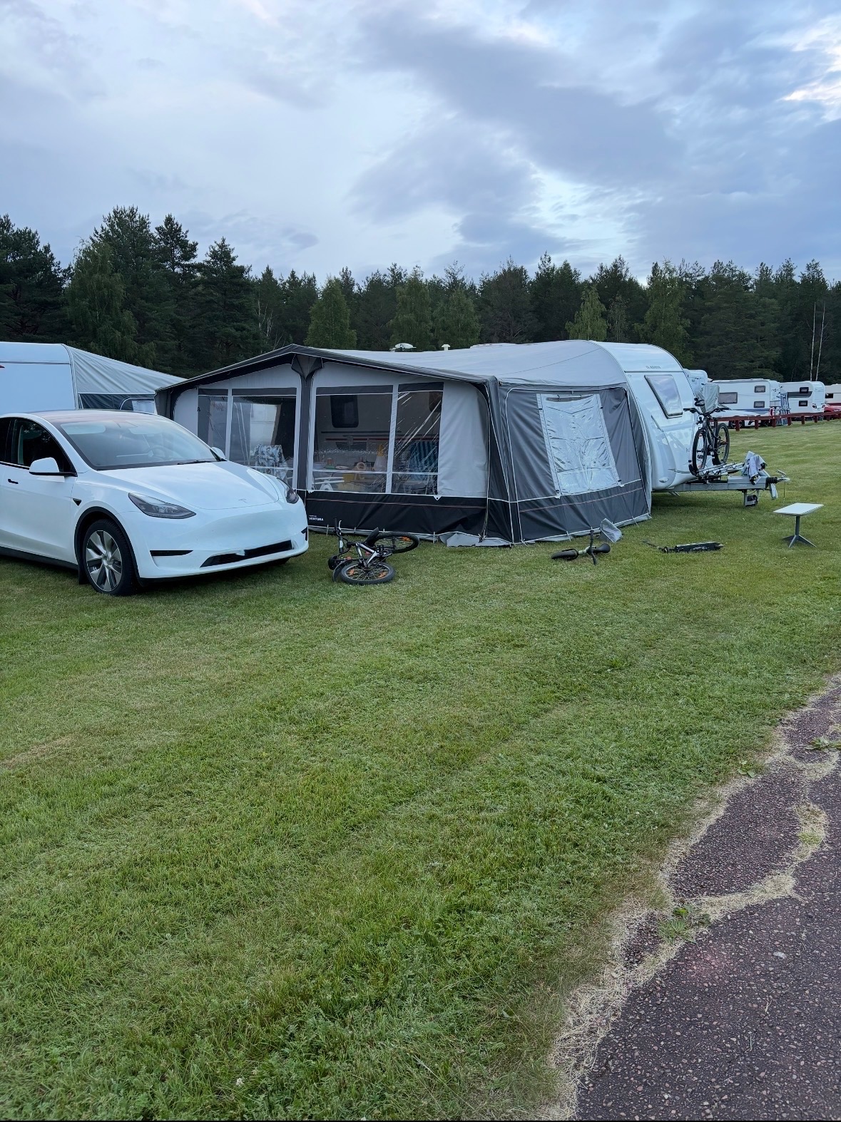 Adria aviva 563pt -16 med 3 våningssäng 