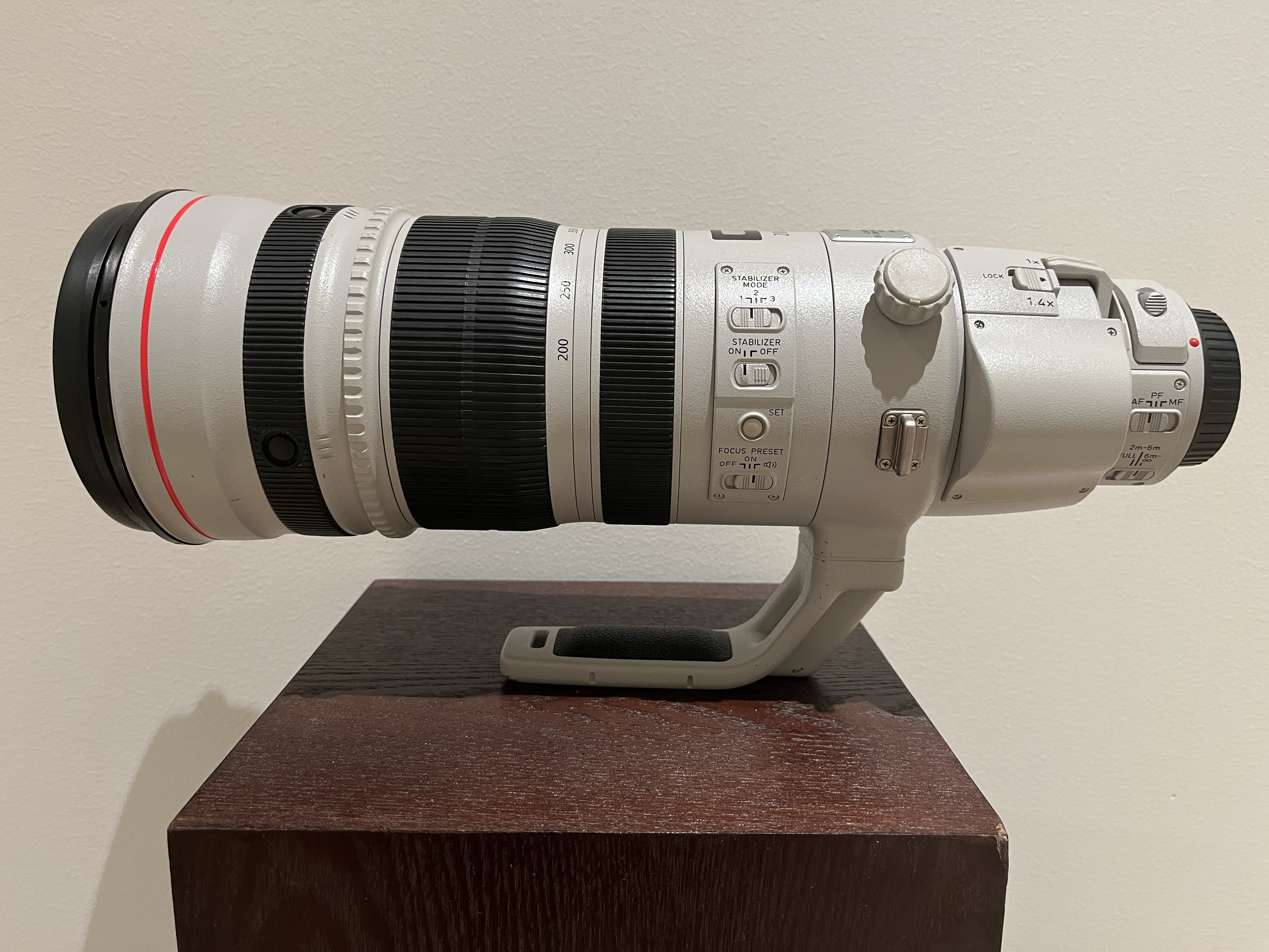 Canon ef 200-400mm f/4l is usm m/1.4x extender