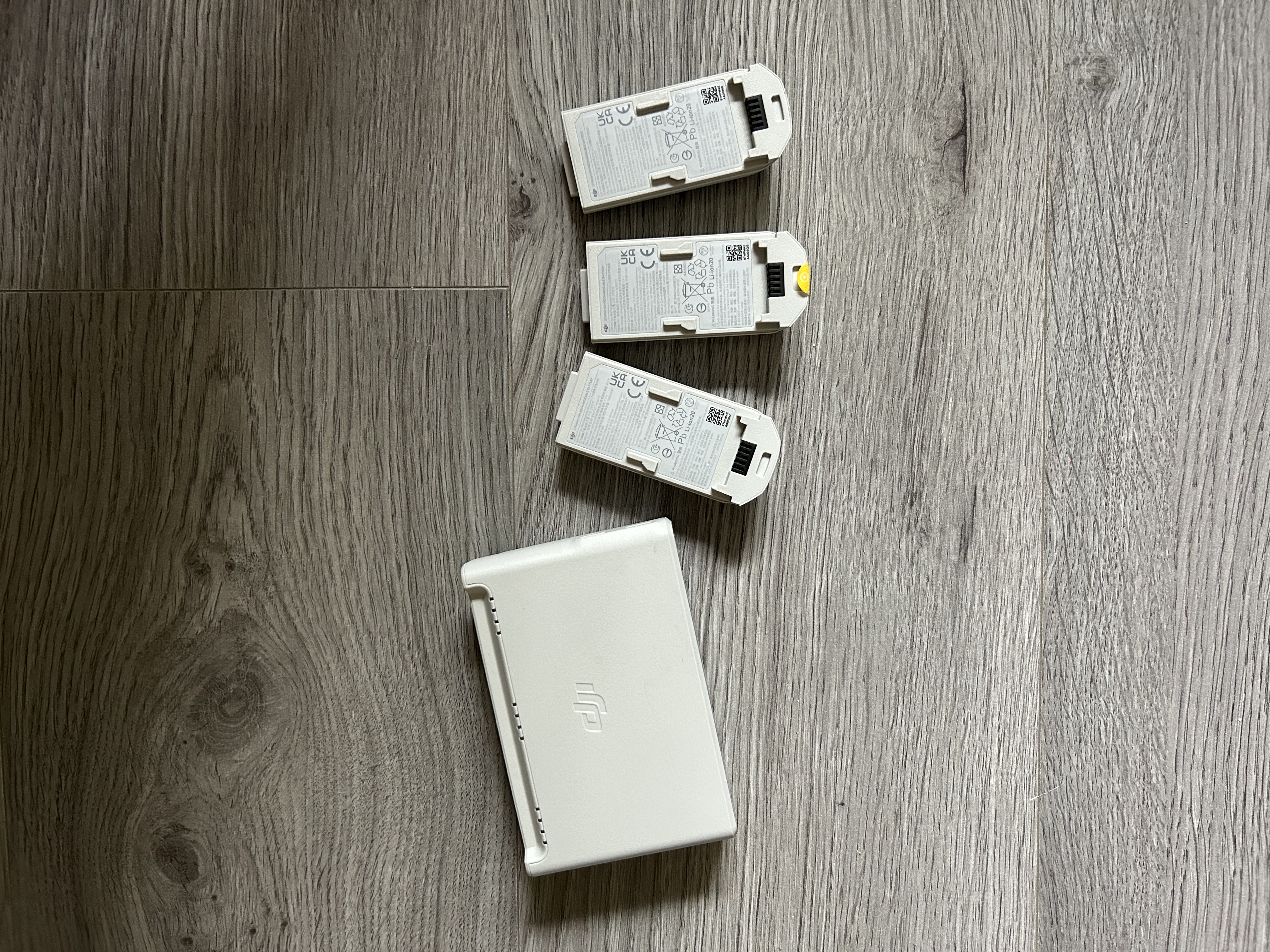 3 x dji neo intelligent flight battery & two way charging hub