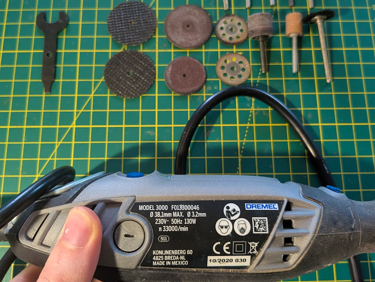 Dremel 3000 rotary tool with accessory kit