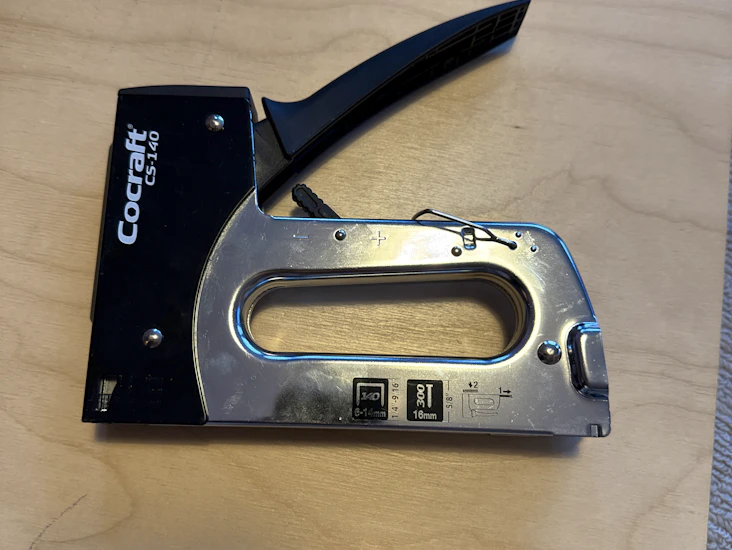 Kraftig heftepistol / stiftemaskin (cs-140) – perfekt for diy-prosjekter
