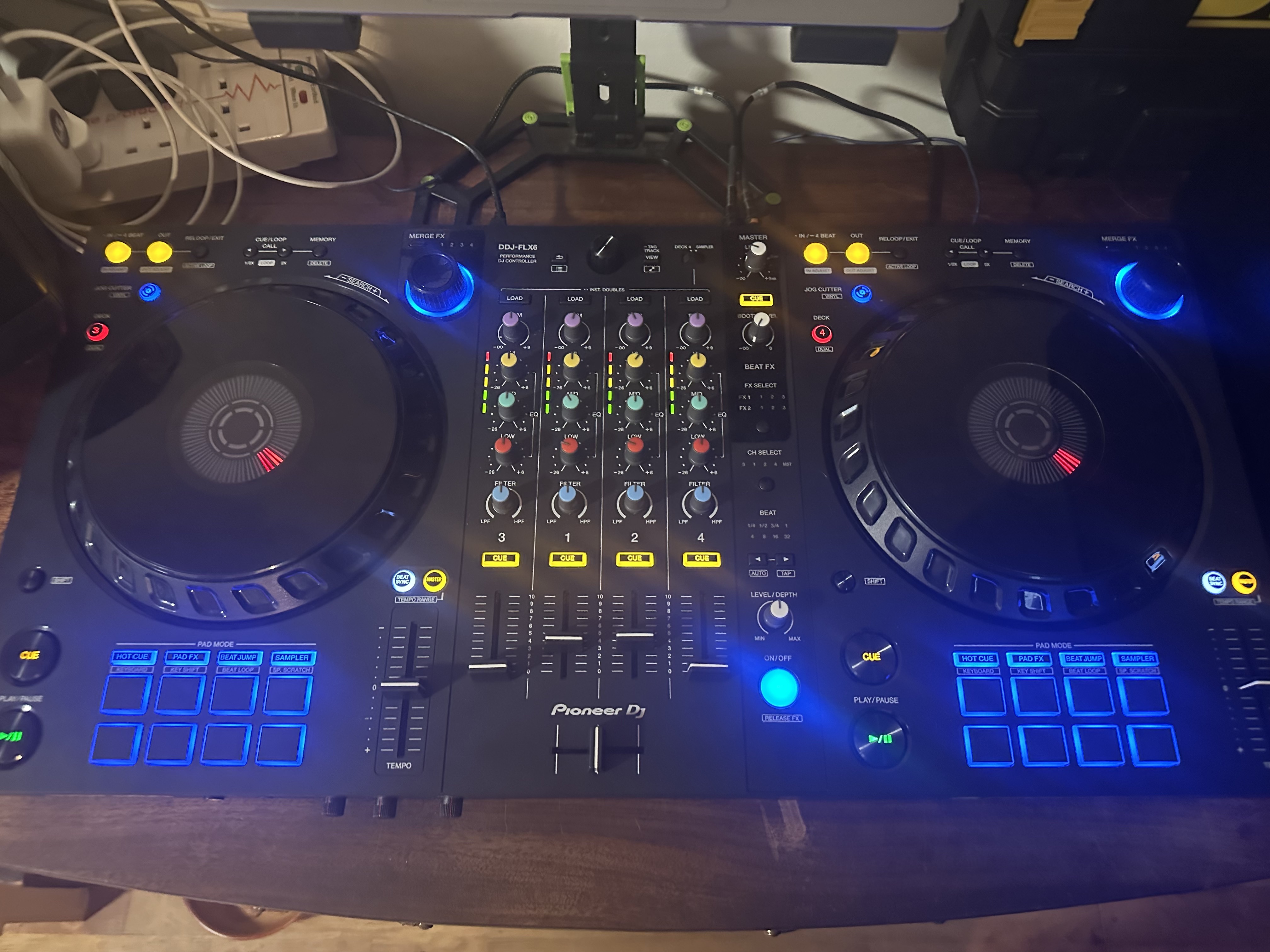 Pioneer ddj-flx6 controller