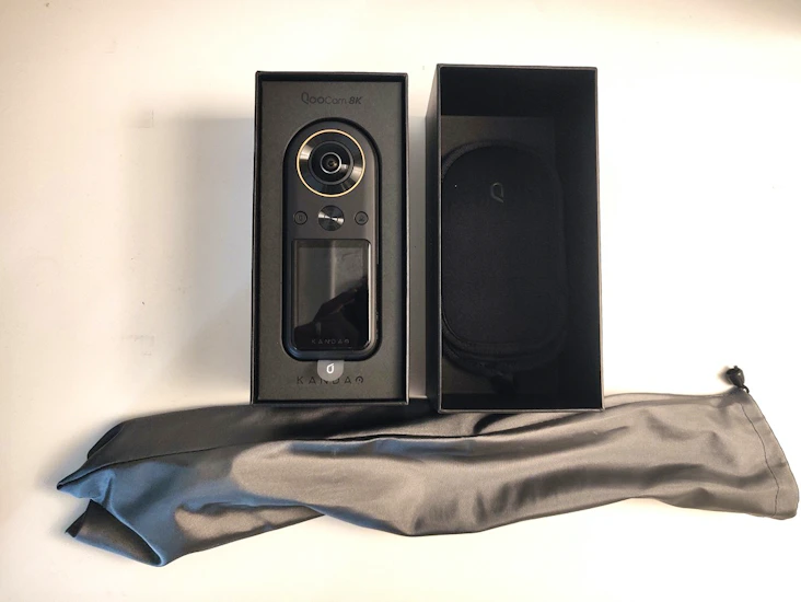 Qoocam 8k + selfiestick/stativ