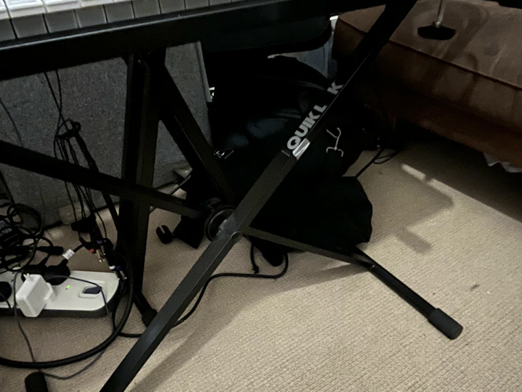 X frame keyboard stand