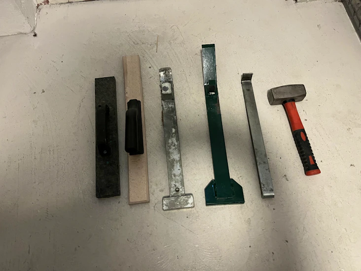 Parkettjärn, slagkloss & slägghammare för golvläggning