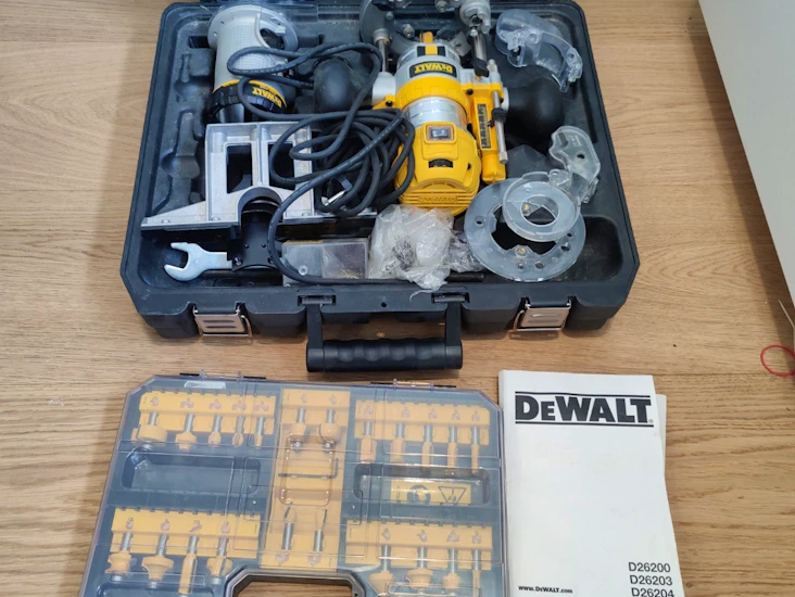 Dewalt käsi / yläjyrsin