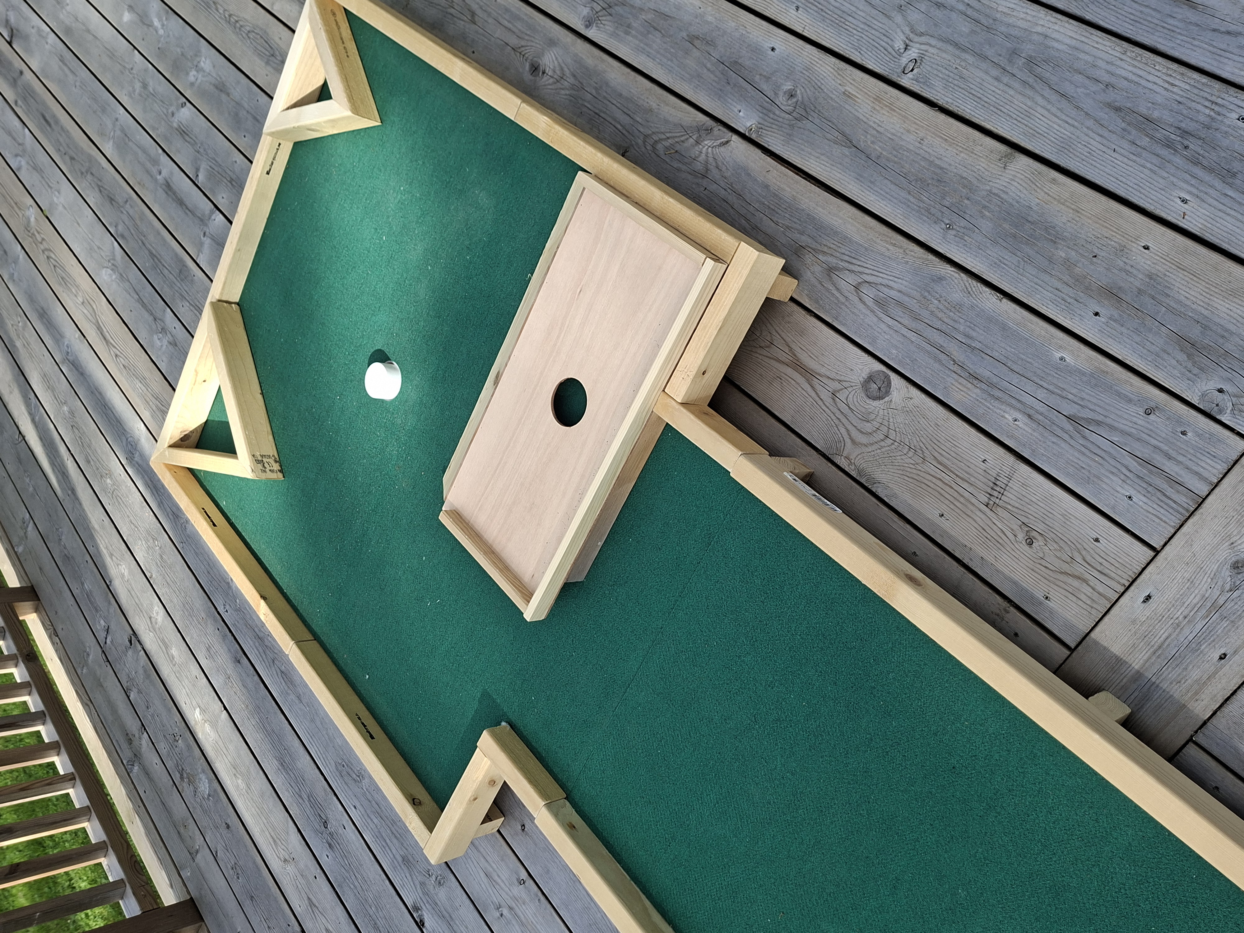 Portabel minigolfbana 11 hål!