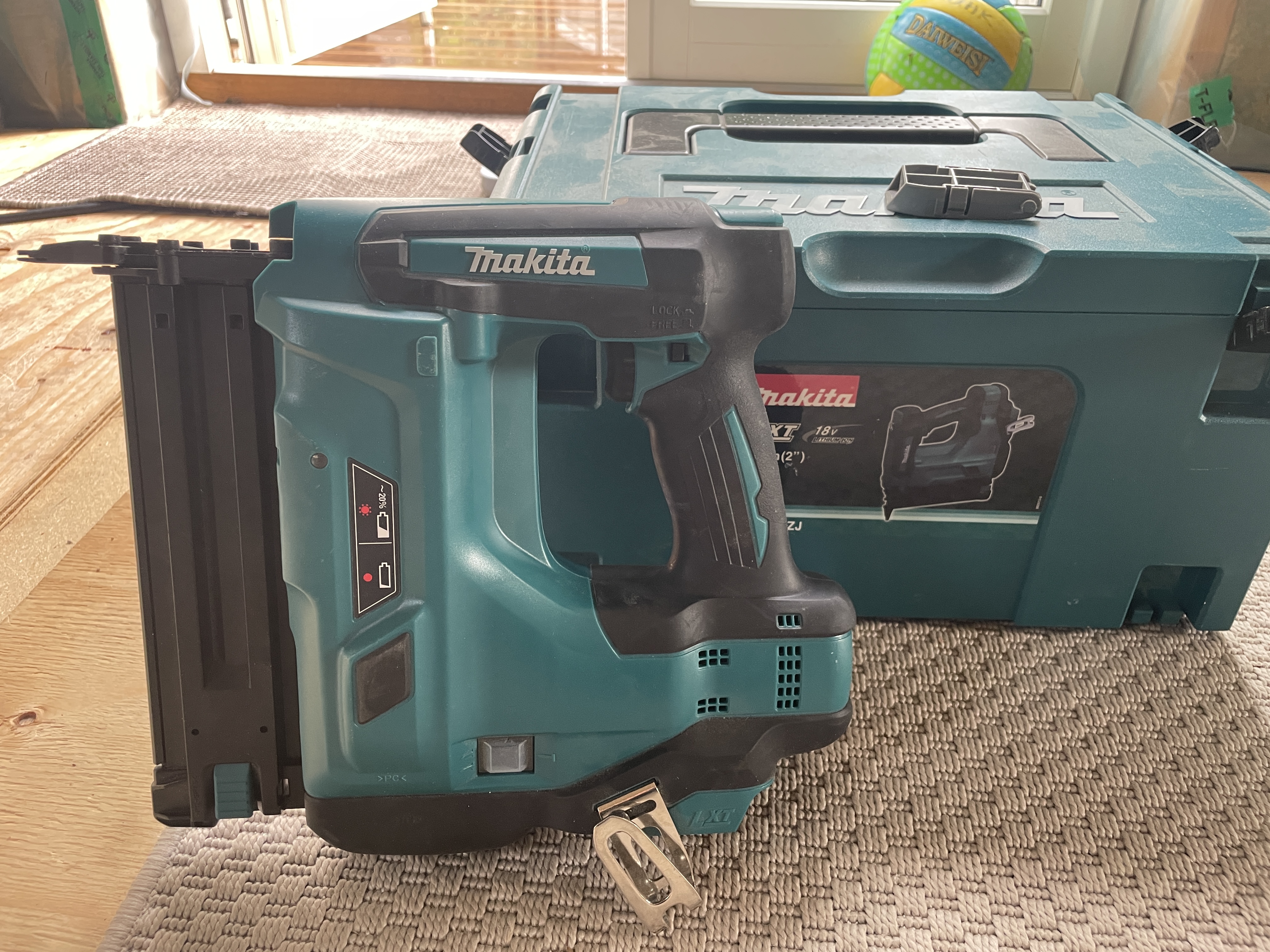 Makita dbn500zj, dyckertpistol