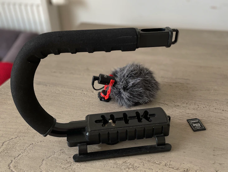 Gimbal + shotgun mic + sd card