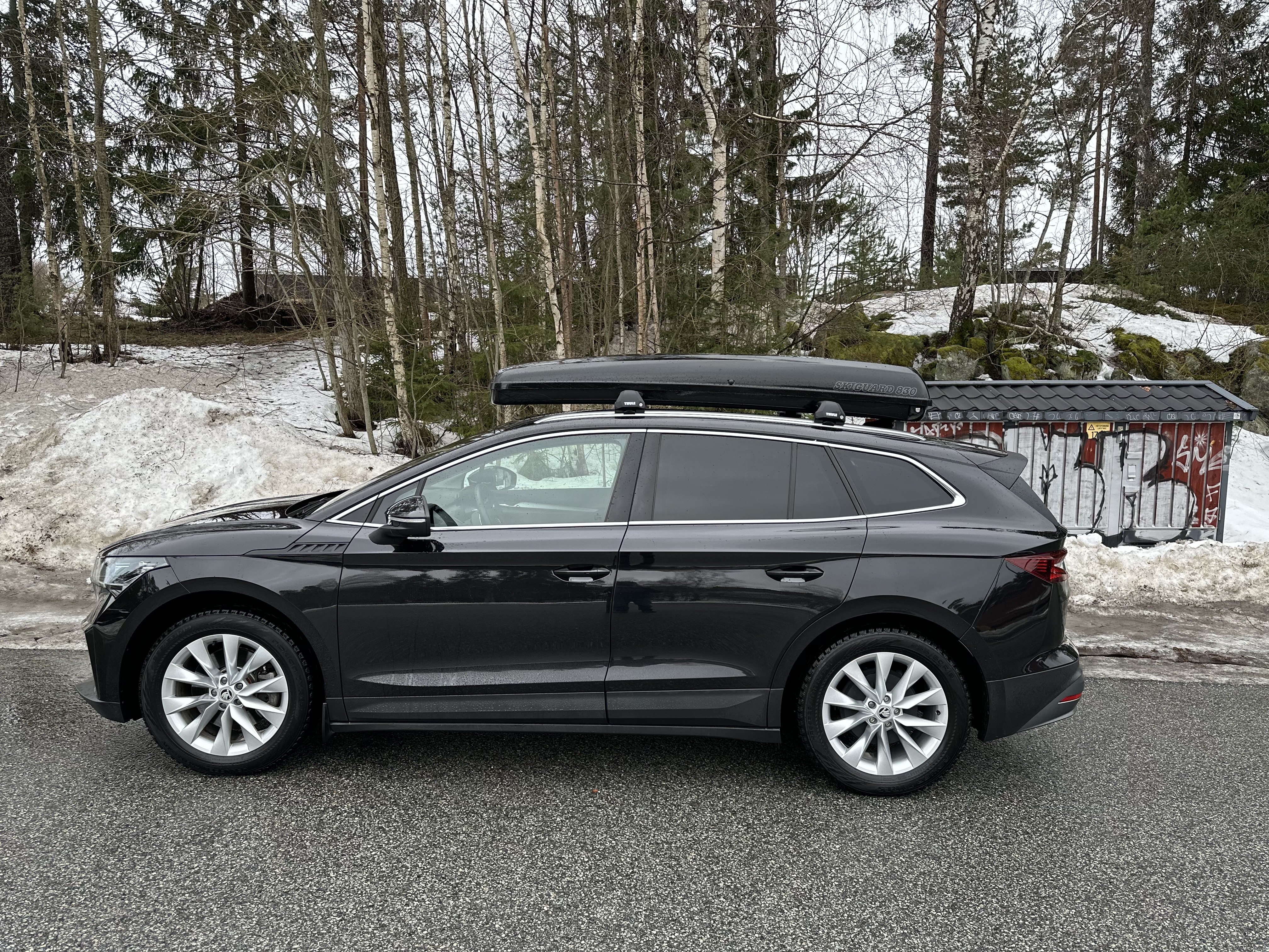 Skiguard 830t skiboks til skoda enyaq inkl. thule wingbar edge