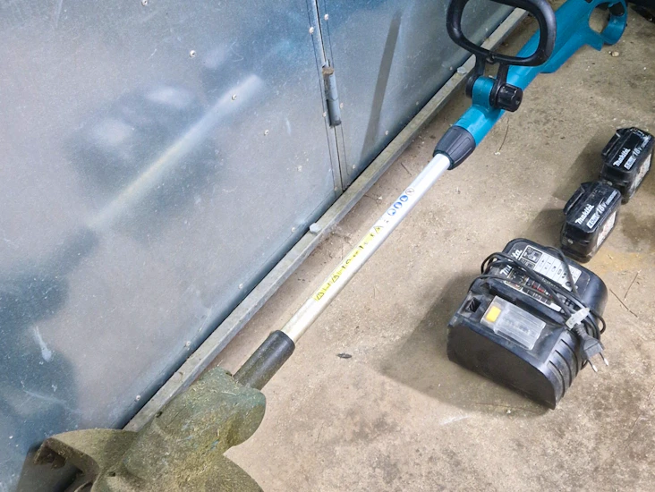 Grästrimmer makita 18v