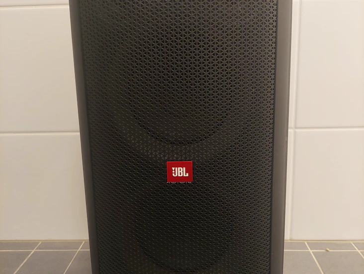 Kaiutin jbl partybox 100