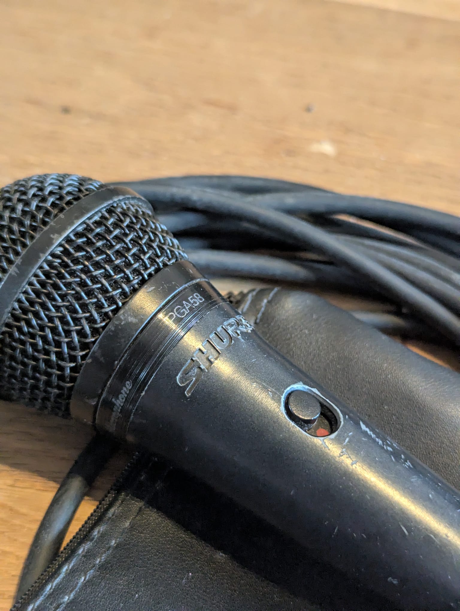 Shure pga58 (with xlr & mute switch)