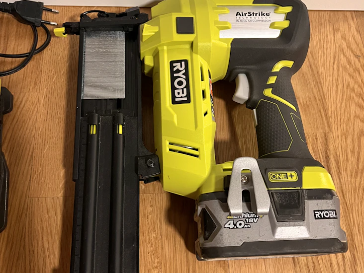 Batteridrevet spikerpistol 18 v 15-50 mm