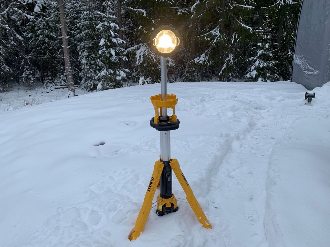 Batteridriven byggbelysning två lammpor