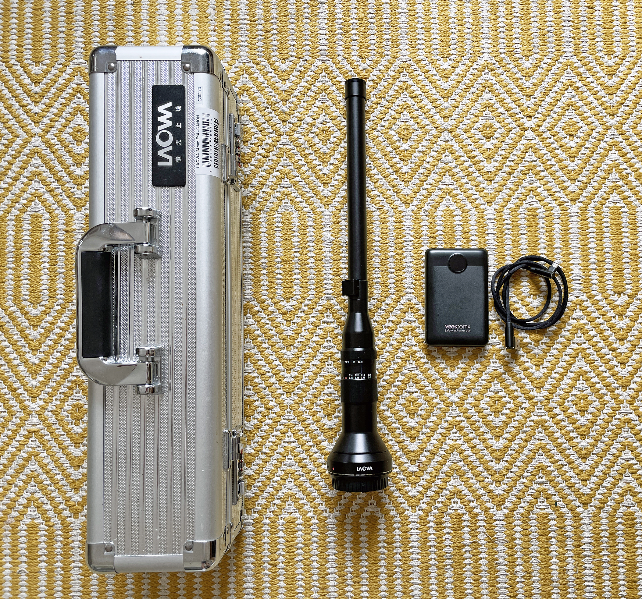 Laowa 24mm wide macro probe lens for ef mount, with case and battery pack